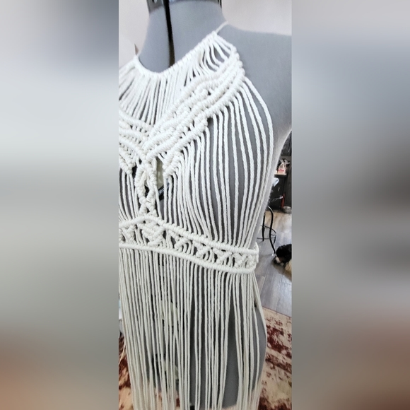 Gorgeous macreme lace dress coverup - Picture 5 of 10